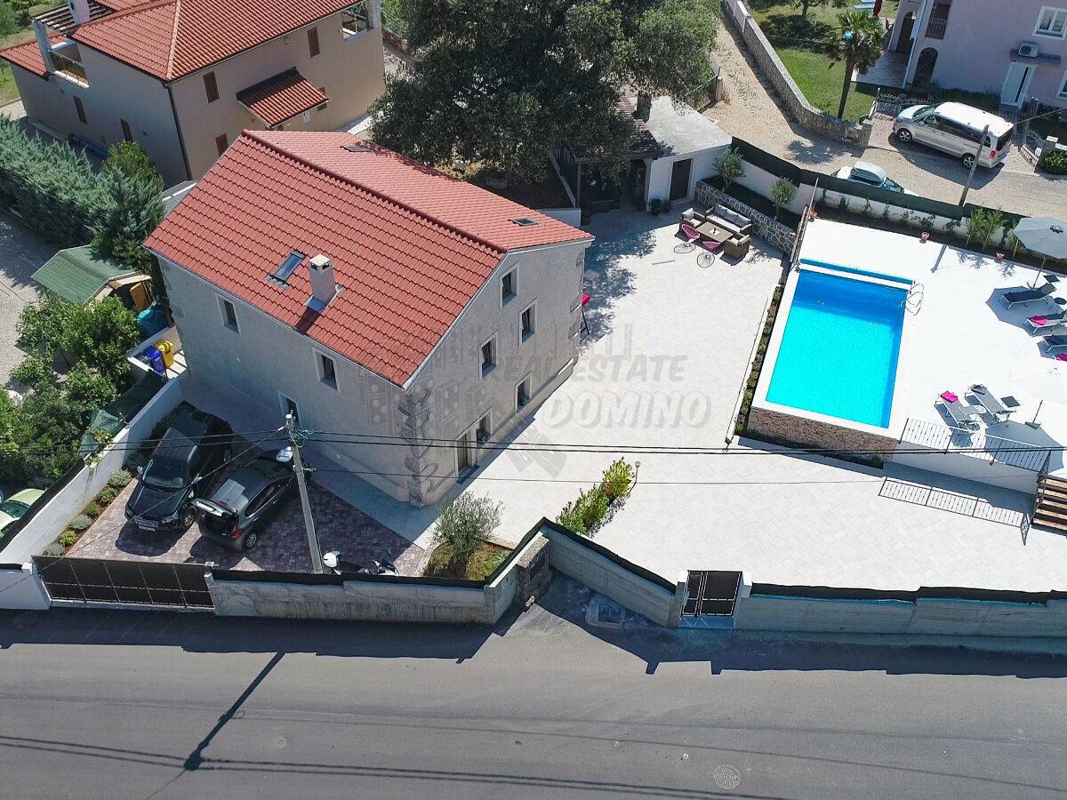 Bella villa in pietra con piscina! Vicino alla città di Krk!