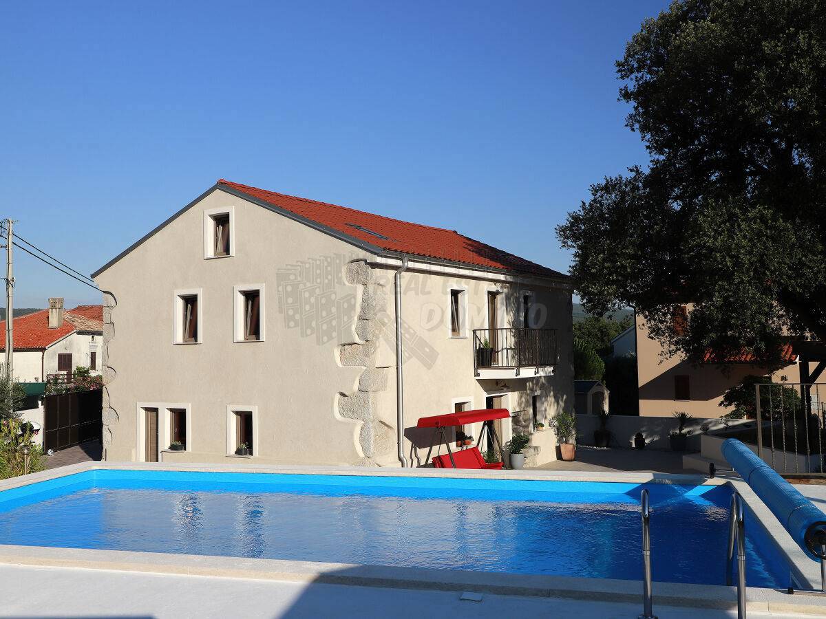 Bella villa in pietra con piscina! Vicino alla città di Krk!