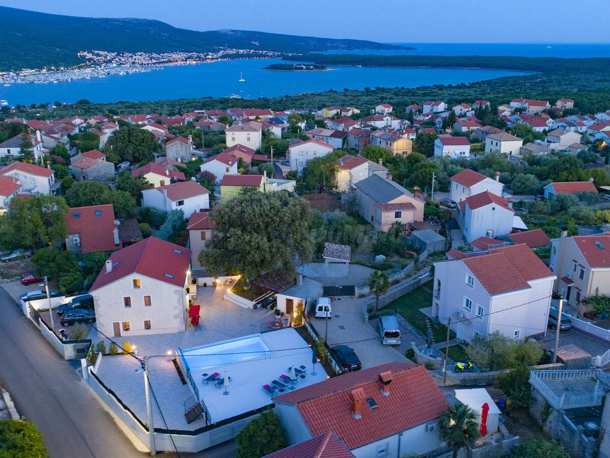 Bella villa in pietra con piscina! Vicino alla città di Krk!