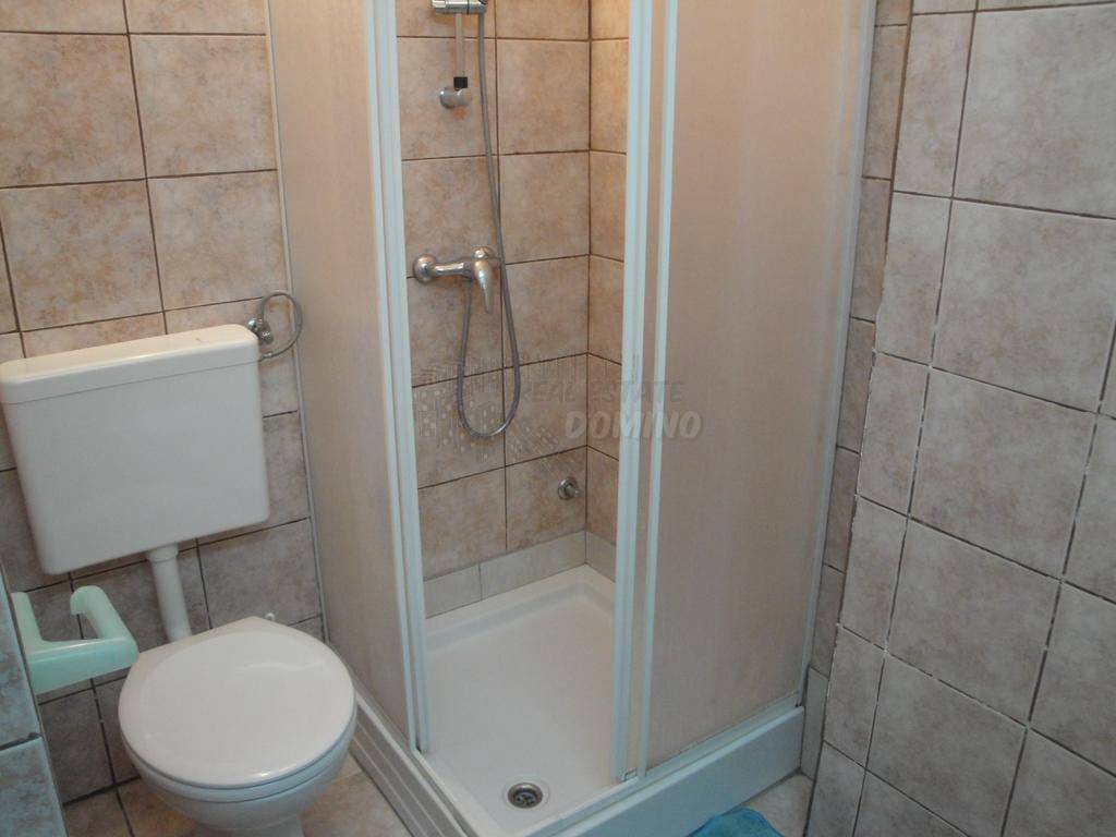 Casa con 3 appartamenti e una bellissima vista! Šilo