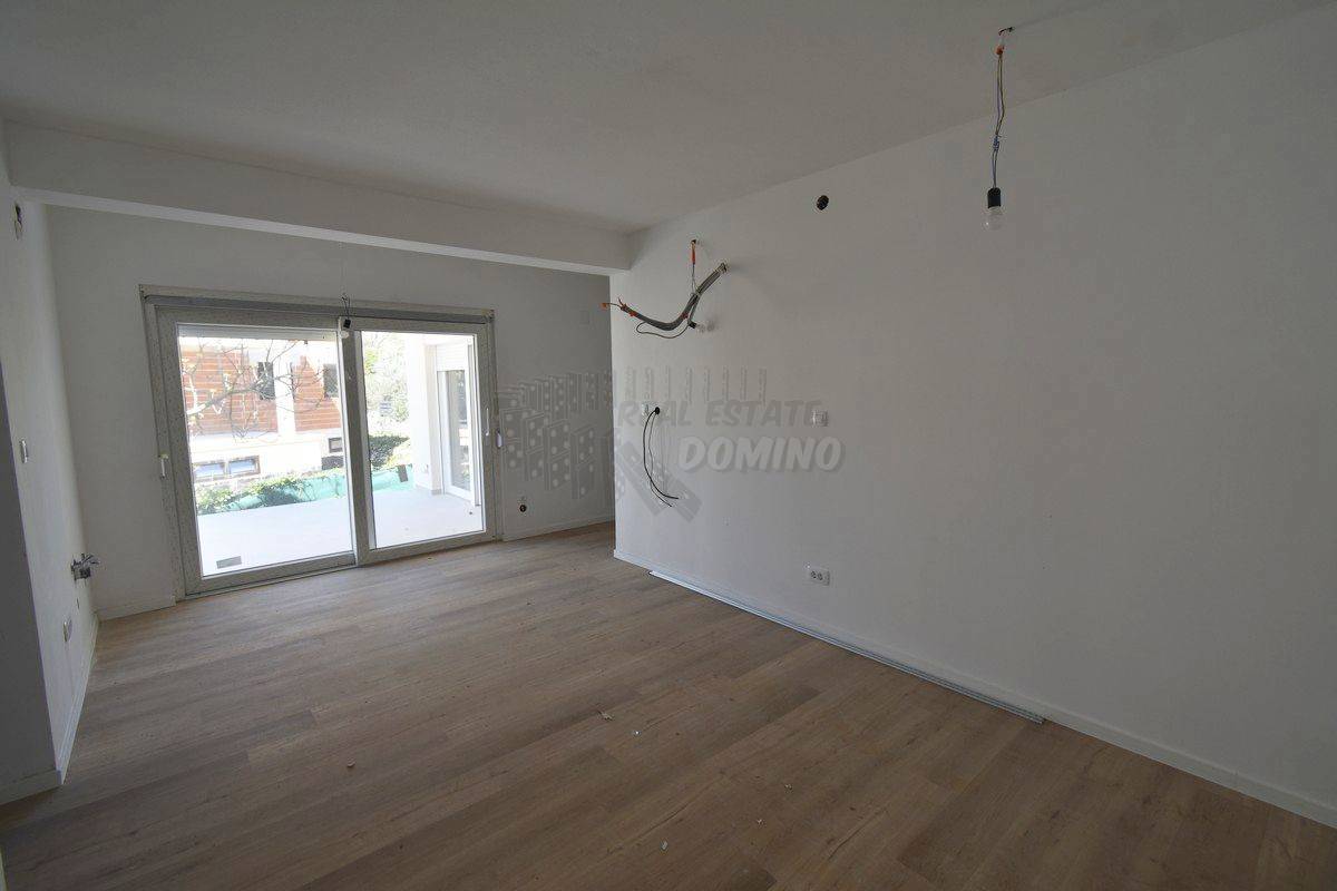 Appartamento con piscina in comune! Città di Krk - dintorni!