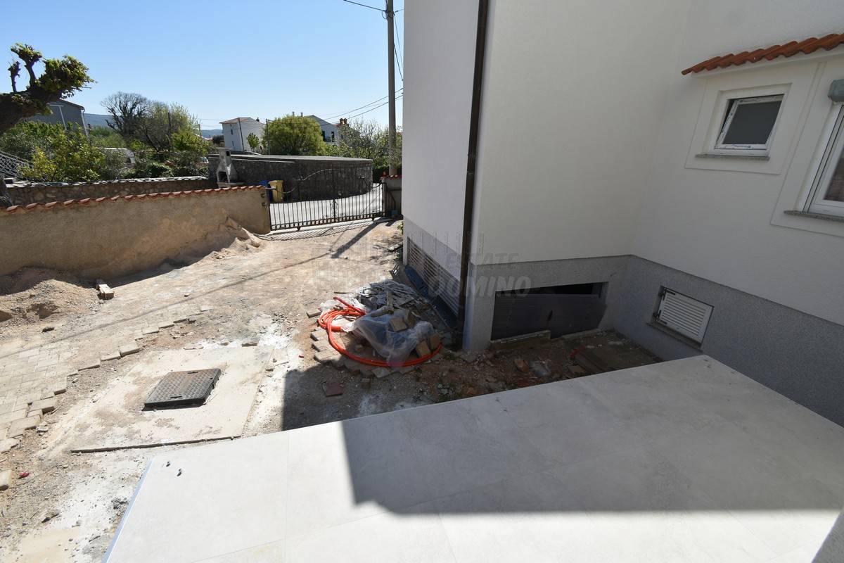 Appartamento con piscina in comune! Città di Krk - dintorni!