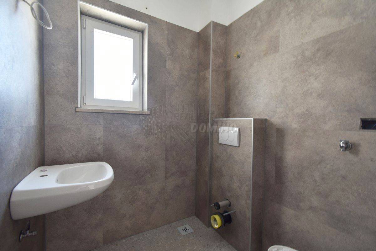 Appartamento con piscina in comune! Città di Krk - dintorni!