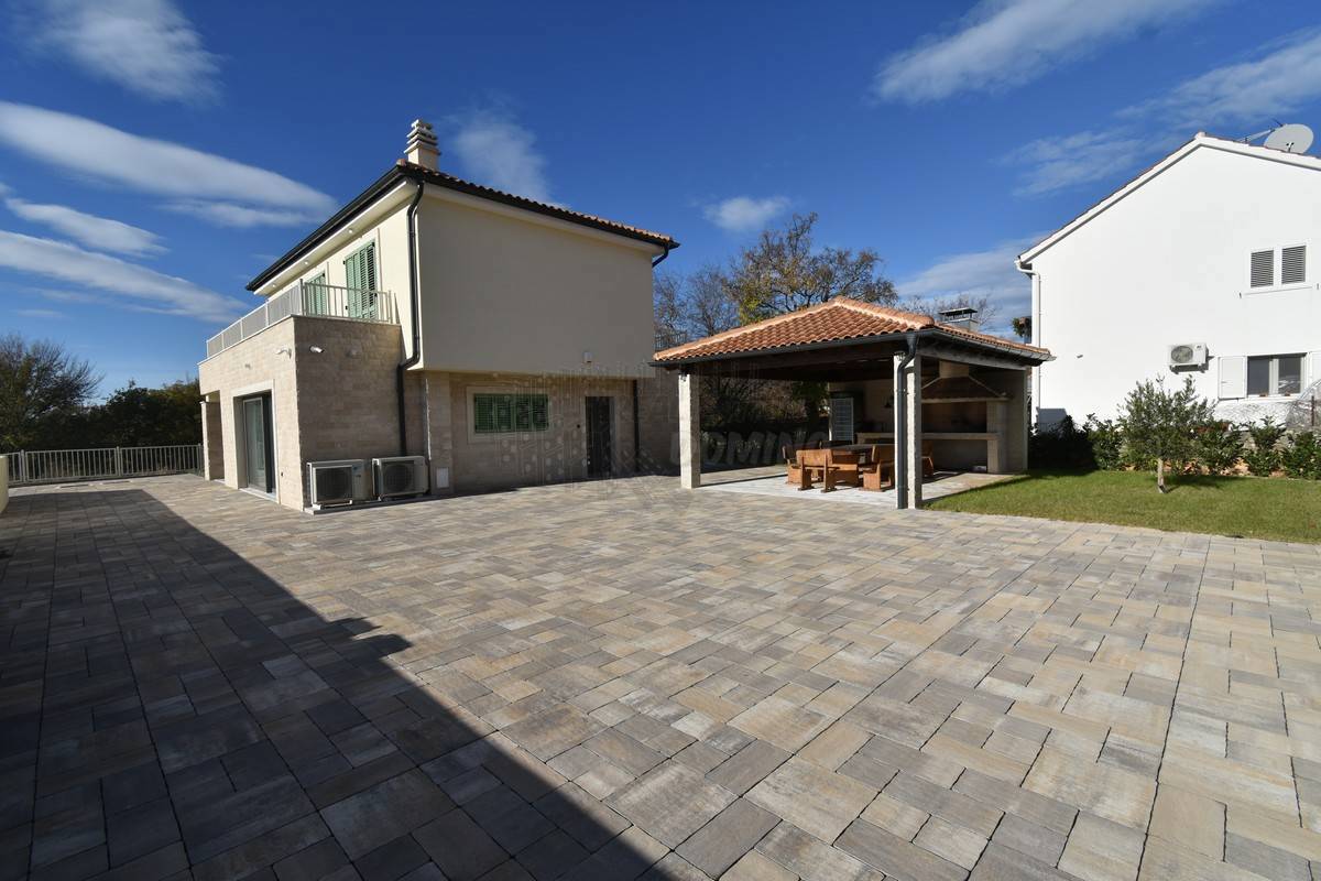 Splendida villa nuova in stile mediterraneo!