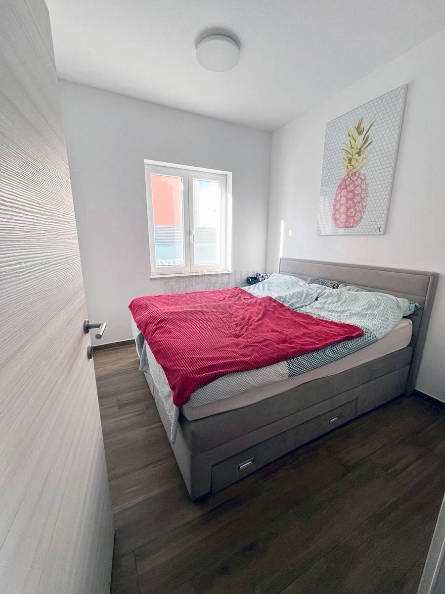 Appartamento con ampia terrazza, Malinska!