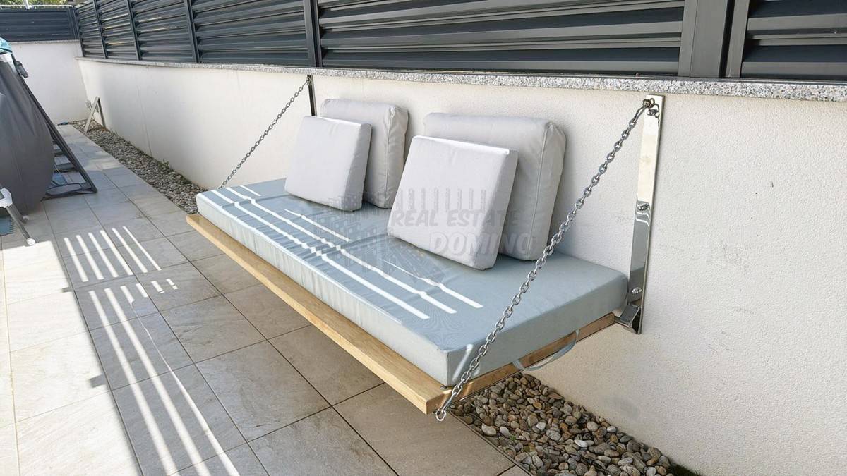 Appartamento con ampia terrazza, Malinska!