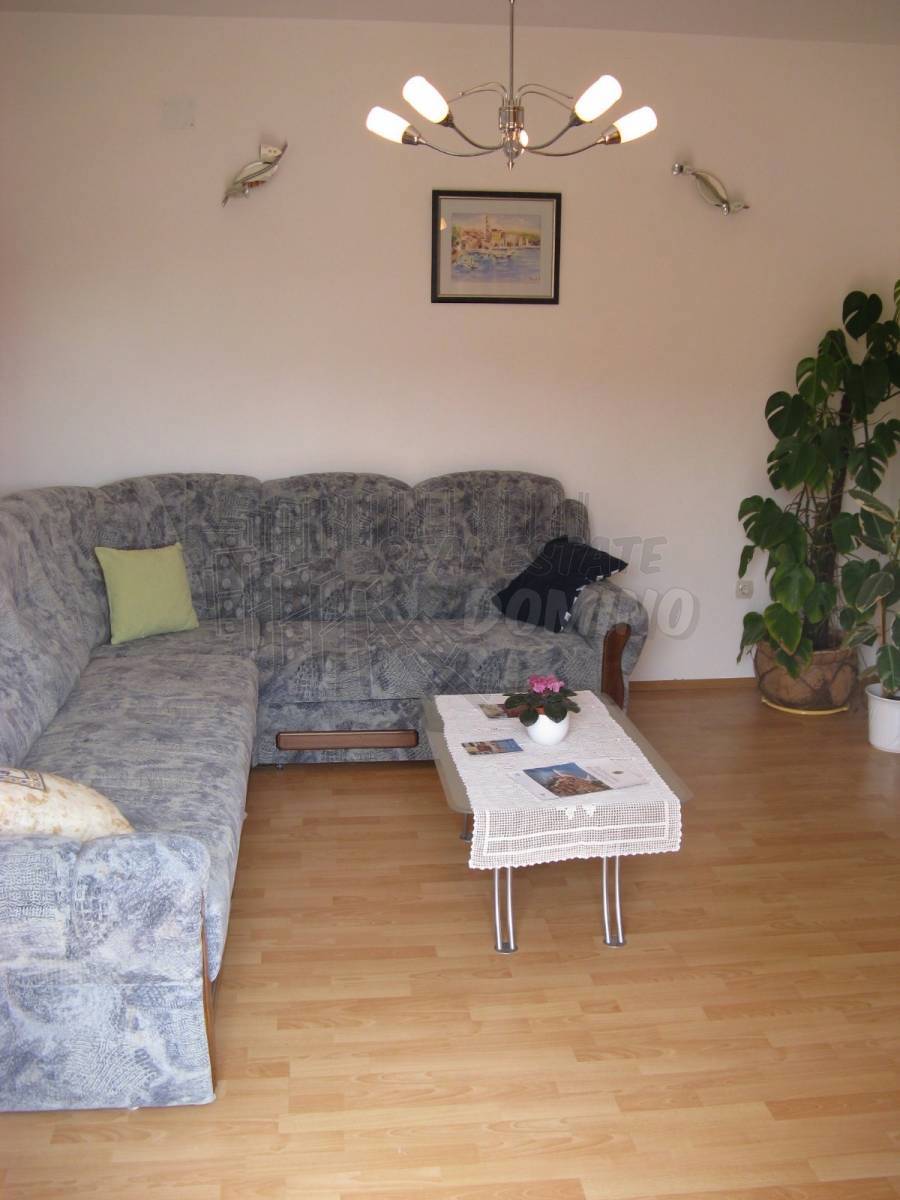 Città di Krk-casa appartamento per investimento!