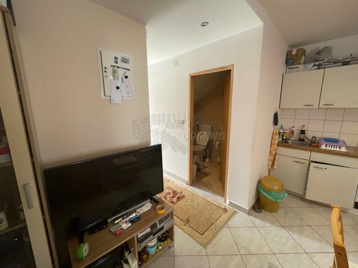 Casa ristrutturata con 2 appartamenti! Punat