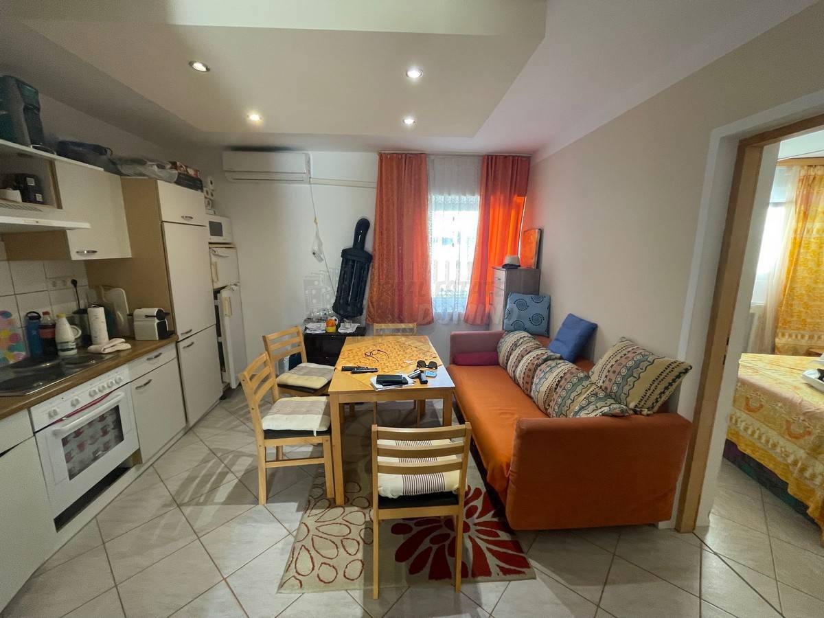Casa ristrutturata con 2 appartamenti! Punat
