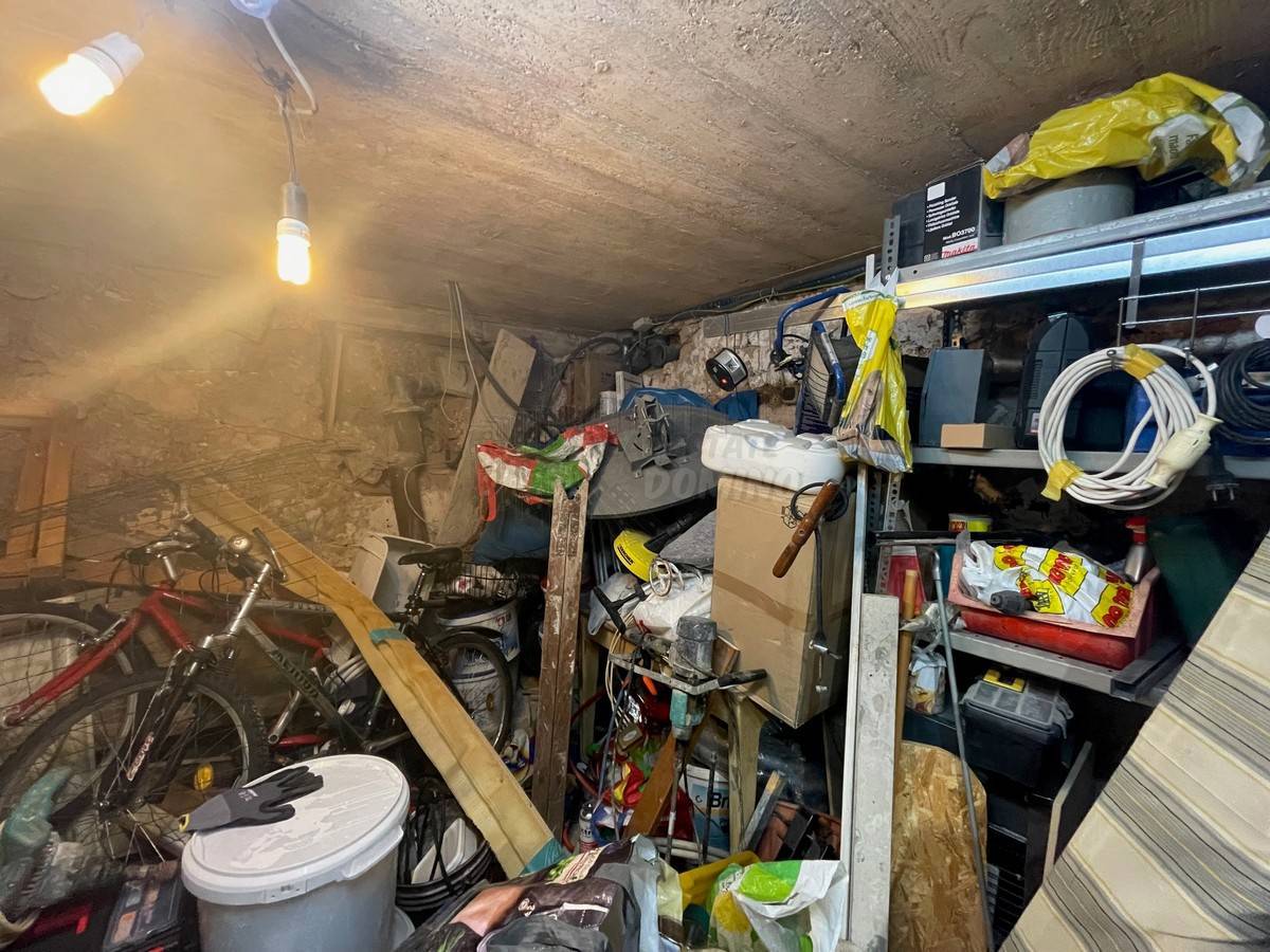 Casa ristrutturata con 2 appartamenti! Punat