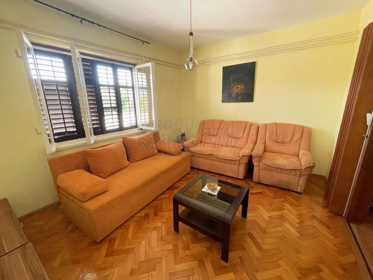 Casa con 3 appartamenti e una bellissima vista! Šilo