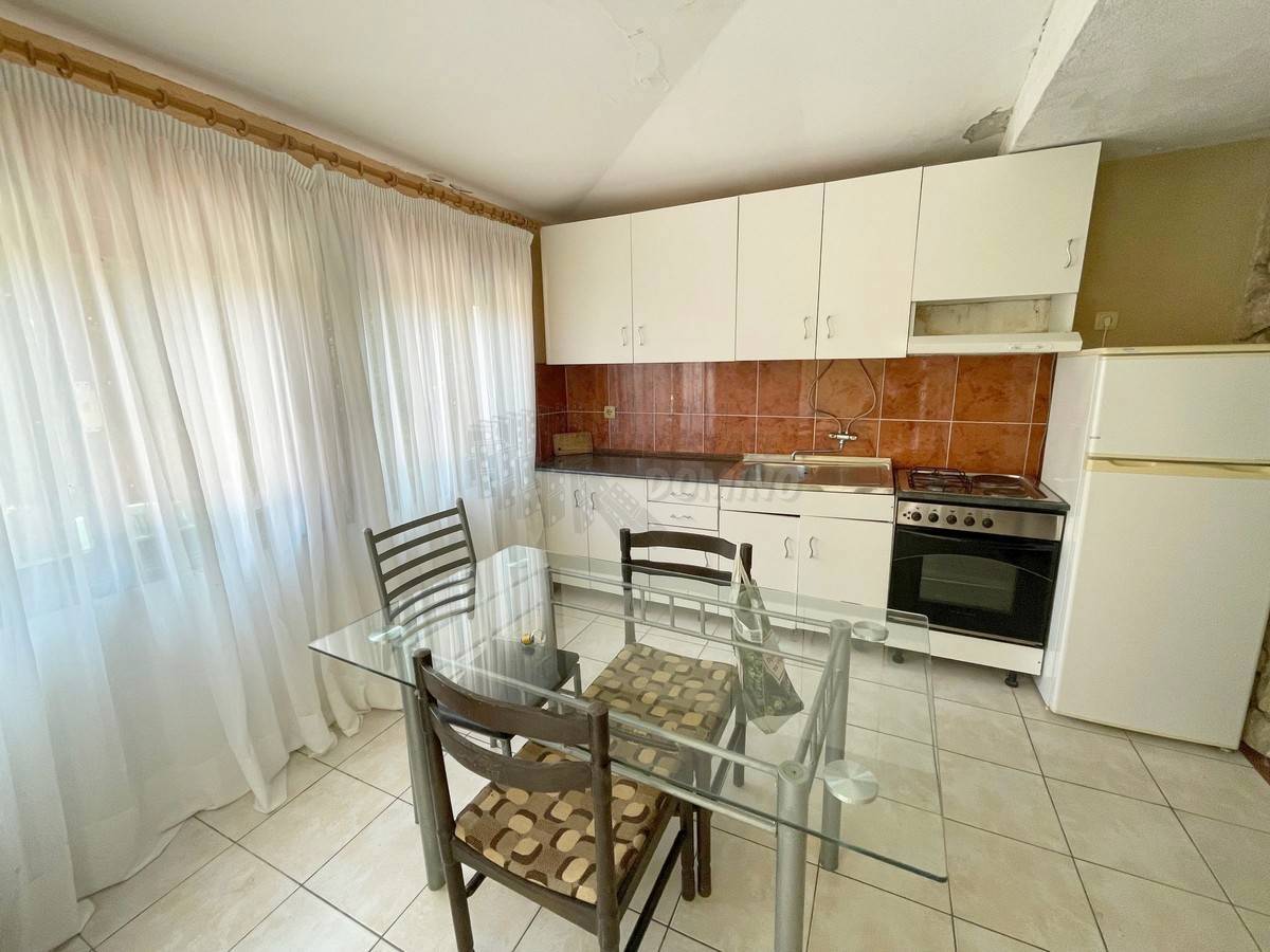 Casa con 3 appartamenti e una bellissima vista! Šilo