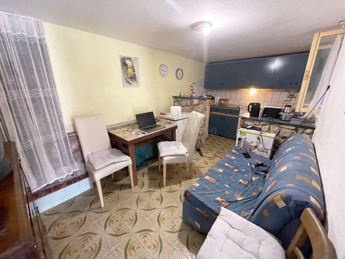 Casa con 3 appartamenti e una bellissima vista! Šilo