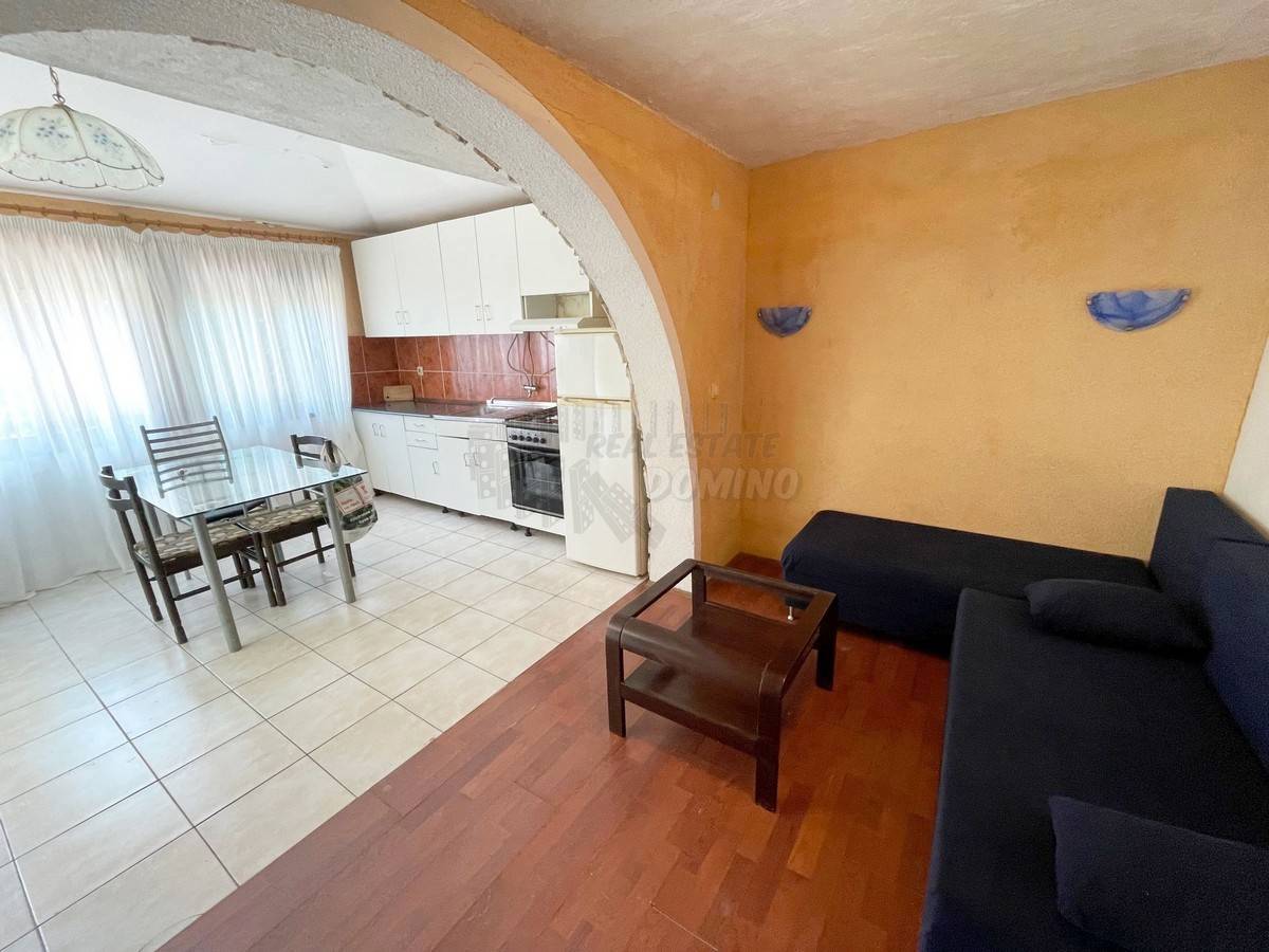 Casa con 3 appartamenti e una bellissima vista! Šilo