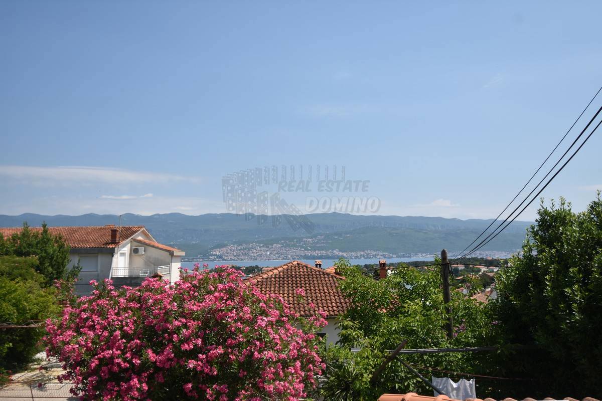 Casa con 3 appartamenti e una bellissima vista! Šilo