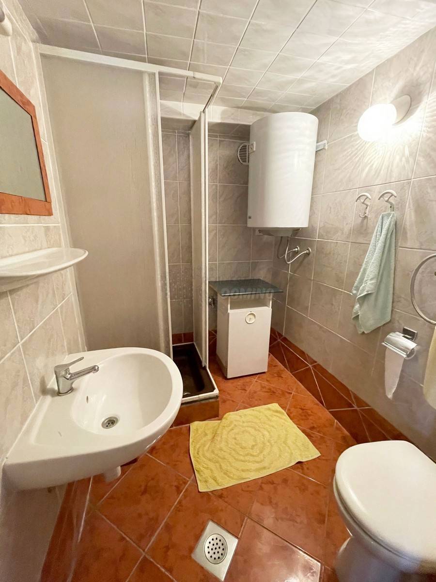 Casa con 3 appartamenti e una bellissima vista! Šilo