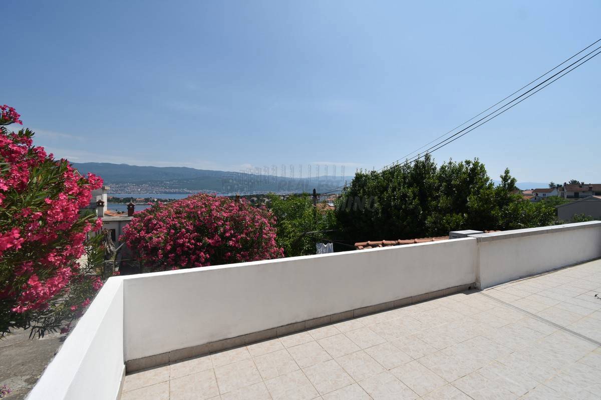 Casa con 3 appartamenti e una bellissima vista! Šilo