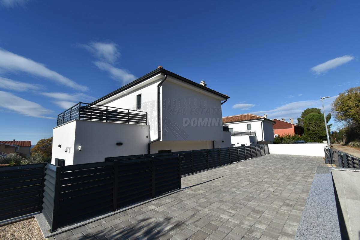 Nuova casa di lusso con 4 camere da letto! Isola di Veglia!