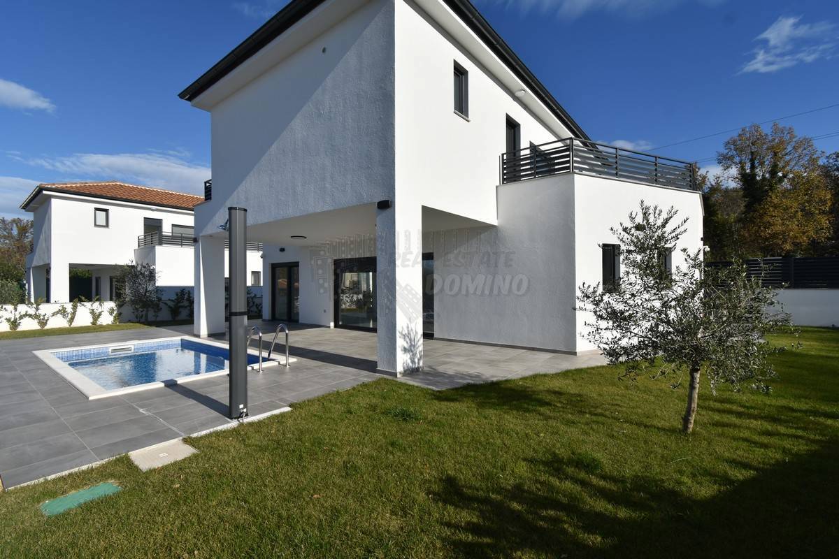 Nuova casa di lusso con 4 camere da letto! Isola di Veglia!