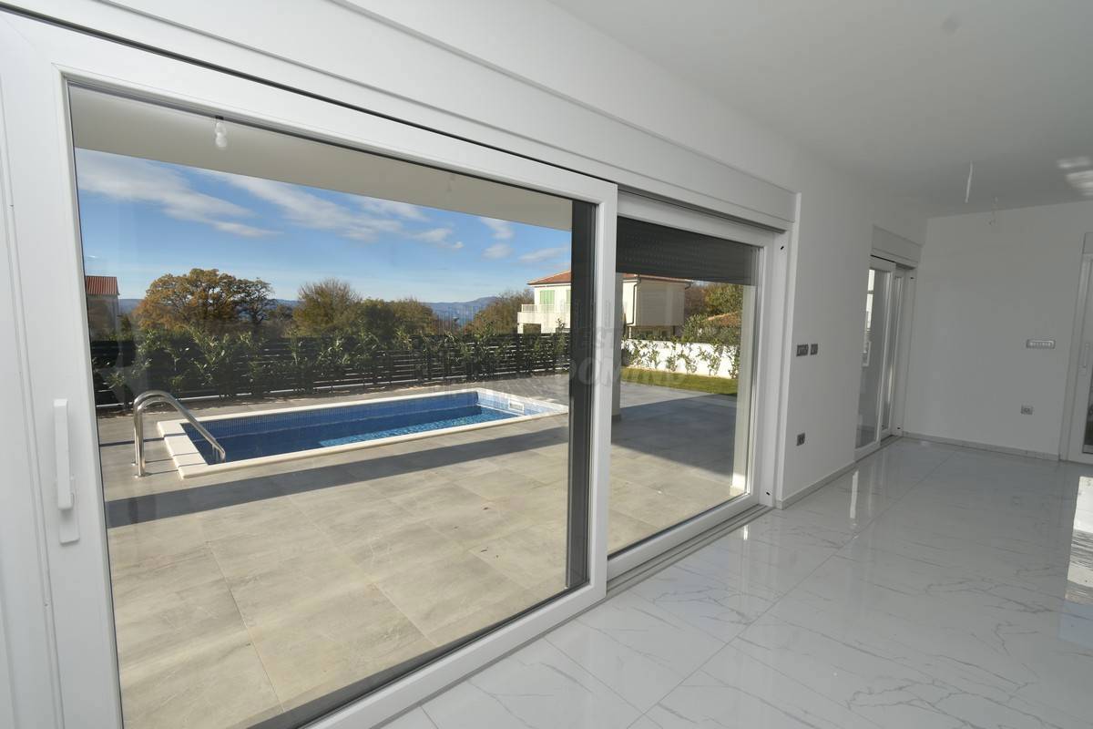 Nuova casa di lusso con 4 camere da letto! Isola di Veglia!