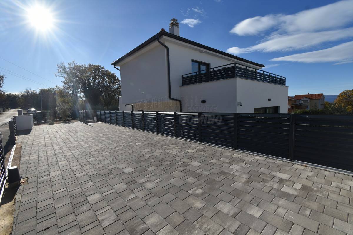 Nuova casa di lusso con 4 camere da letto! Isola di Veglia!