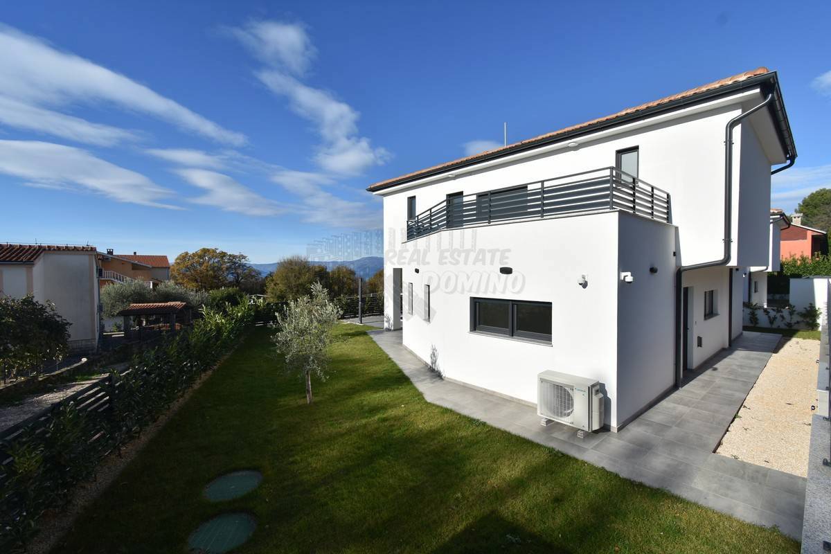 Nuova casa di lusso con 4 camere da letto! Isola di Veglia!