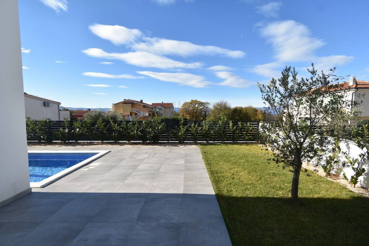 Nuova casa di lusso con 4 camere da letto! Isola di Veglia!