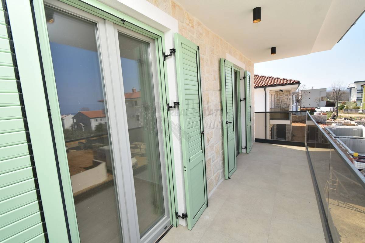 Nuova e affascinante casa in stile mediterraneo con piscina! Isola di Krk, Malinska