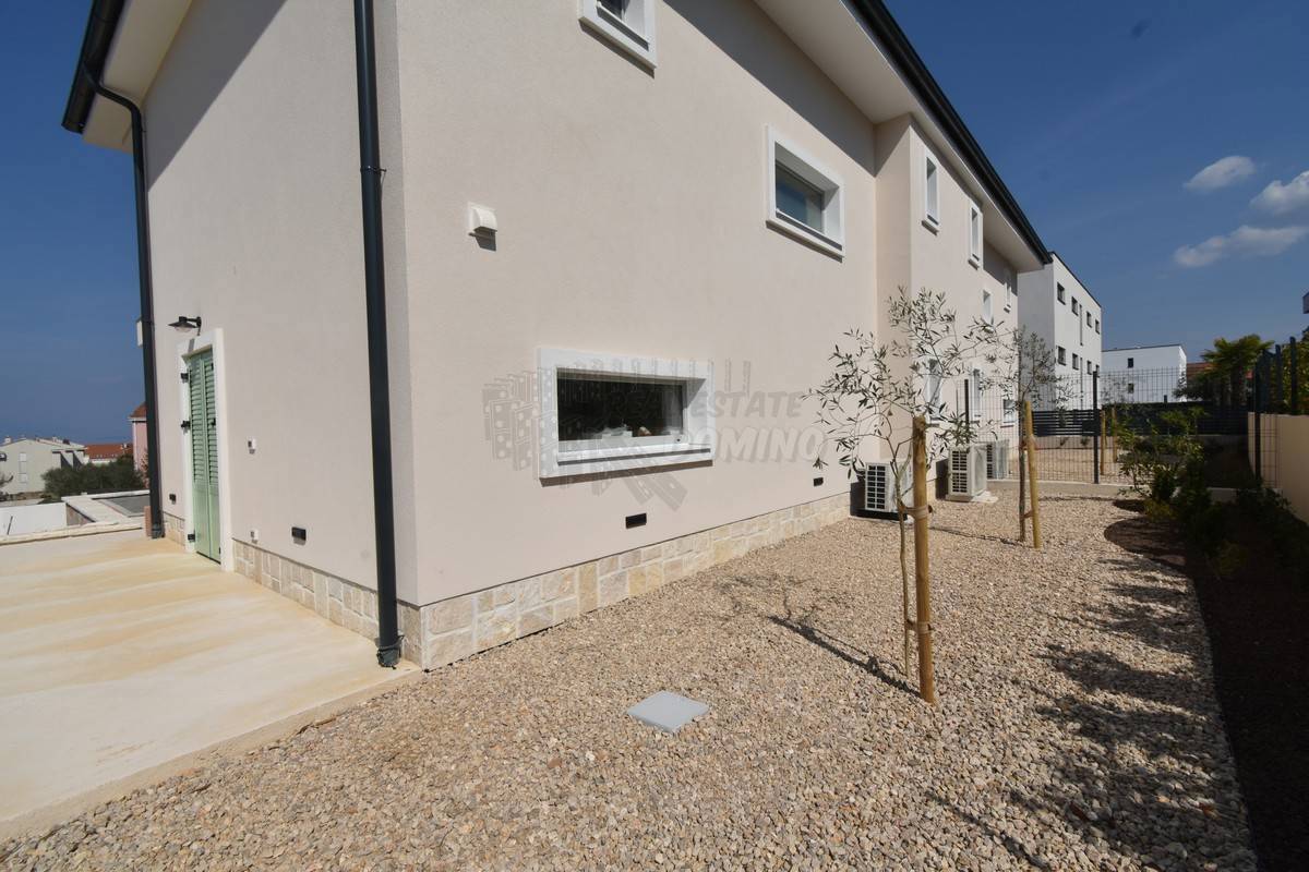 Nuova e affascinante casa in stile mediterraneo con piscina! Isola di Krk, Malinska