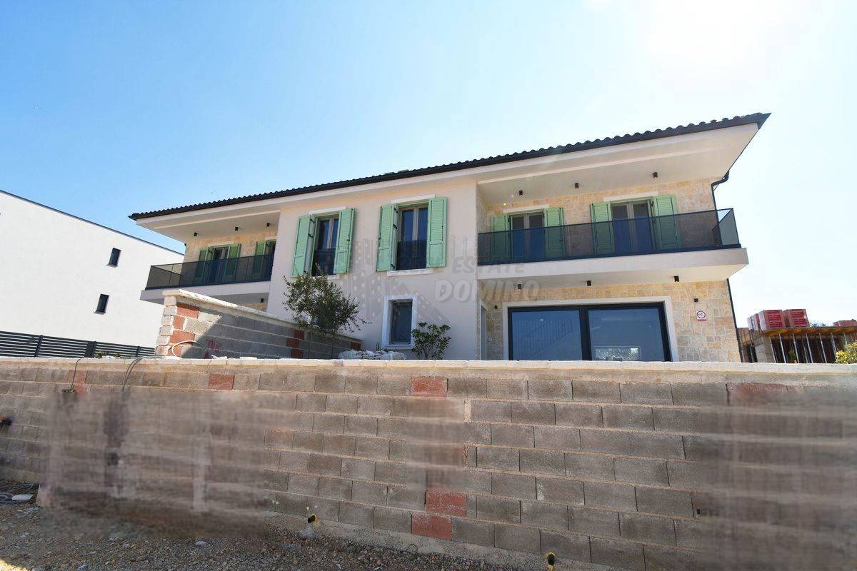 Nuova e affascinante casa in stile mediterraneo con piscina! Isola di Krk, Malinska