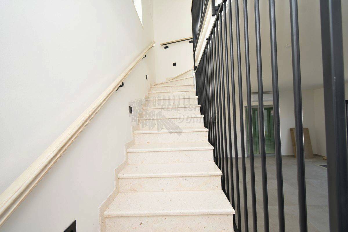 Nuova e affascinante casa in stile mediterraneo con piscina! Isola di Krk, Malinska