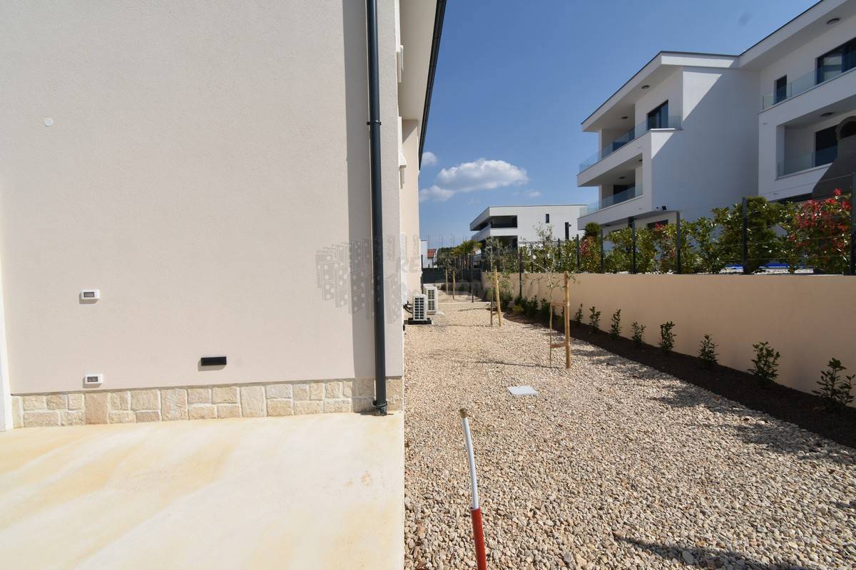 Nuova e affascinante casa in stile mediterraneo con piscina! Isola di Krk, Malinska