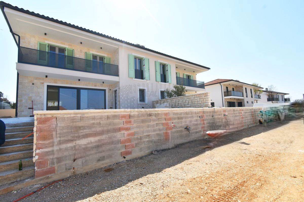 Nuova e affascinante casa in stile mediterraneo con piscina! Isola di Krk, Malinska