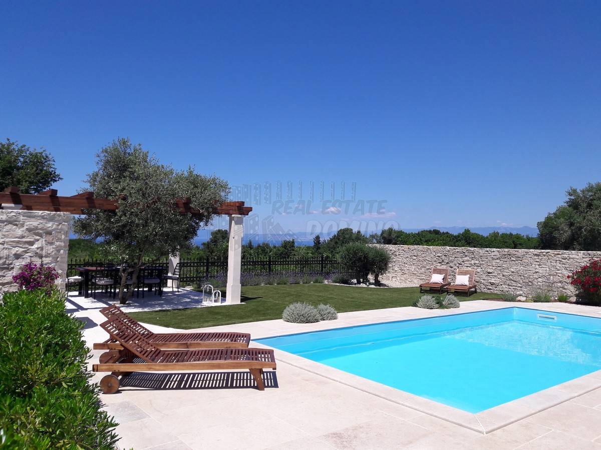 Bellissima villa con piscina e vista mare!