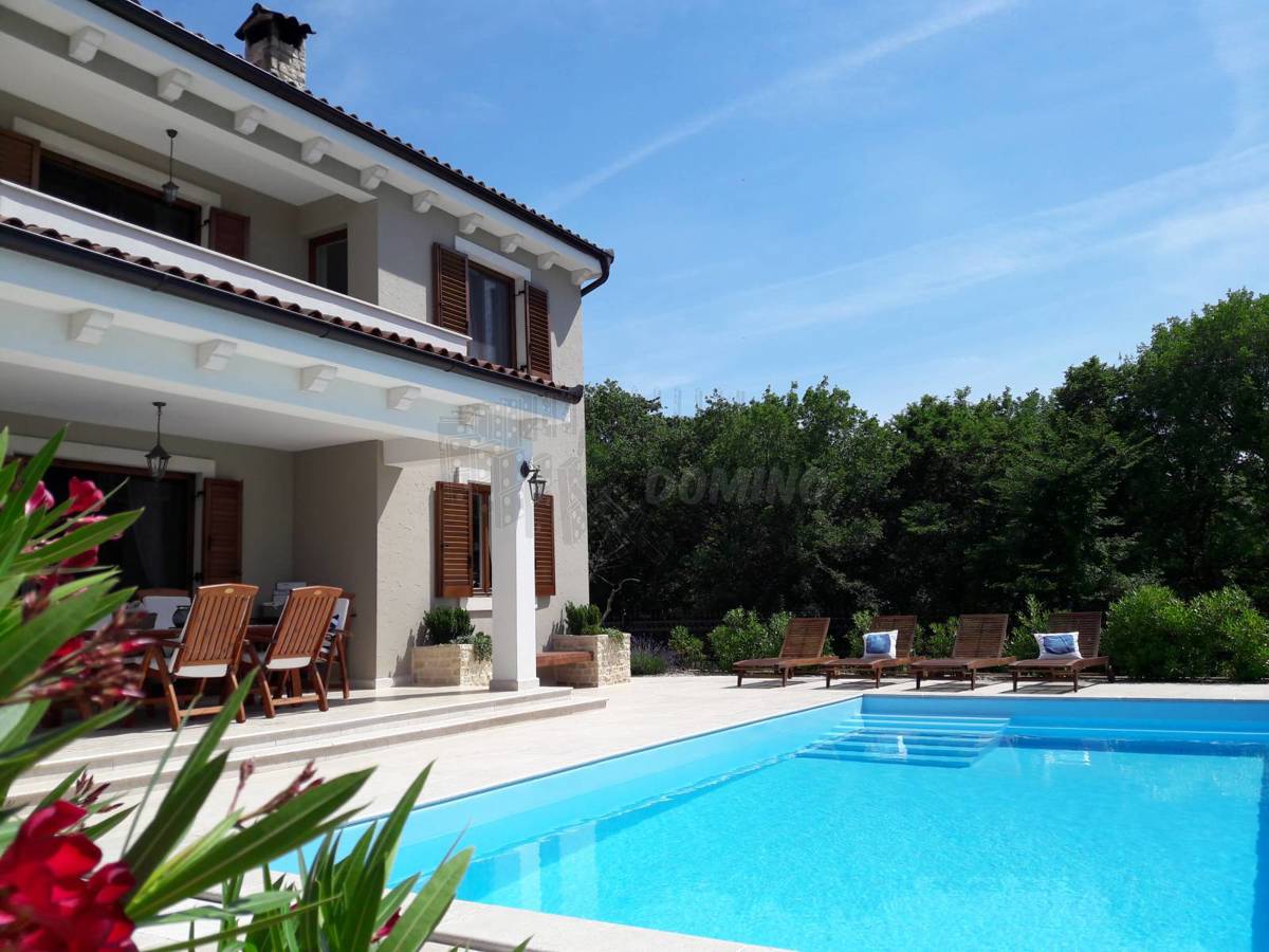 Bellissima villa con piscina e vista mare!