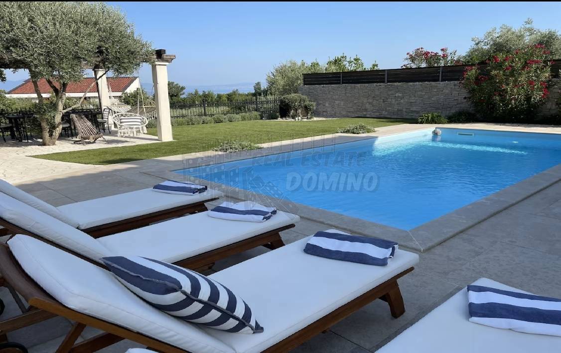 Bellissima villa con piscina e vista mare!