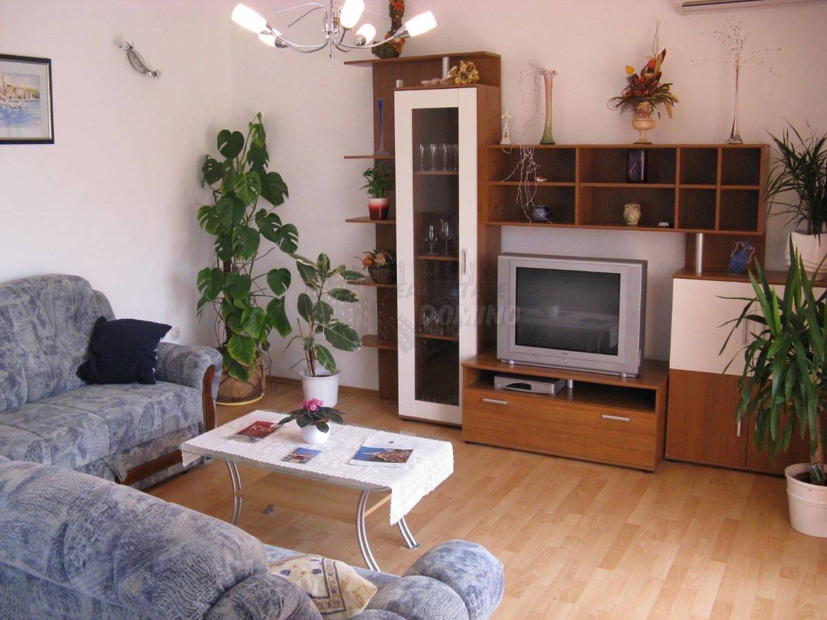 Città di Krk-casa appartamento per investimento!