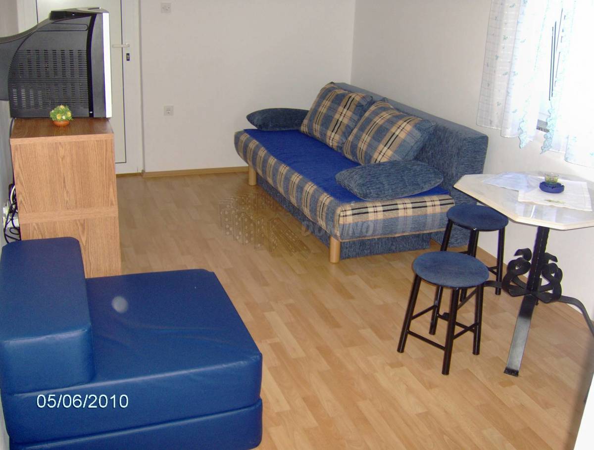 Casa con 5 appartamenti vicino al mare! Šilo