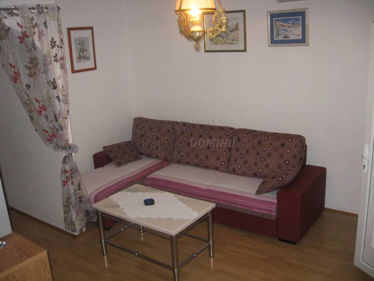 Casa con 5 appartamenti vicino al mare! Šilo