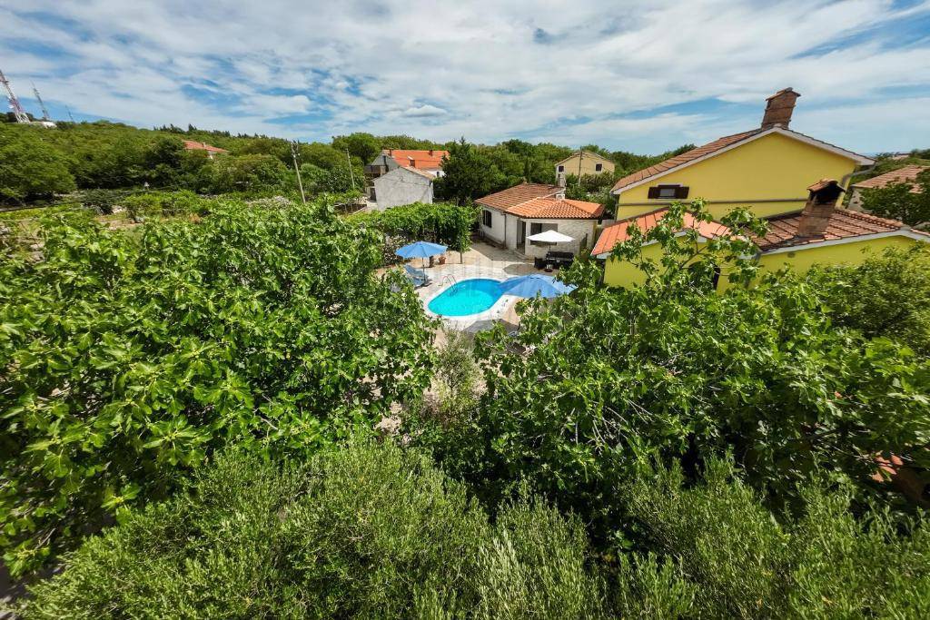 Bella casa con piscina! L'isola di Veglia!