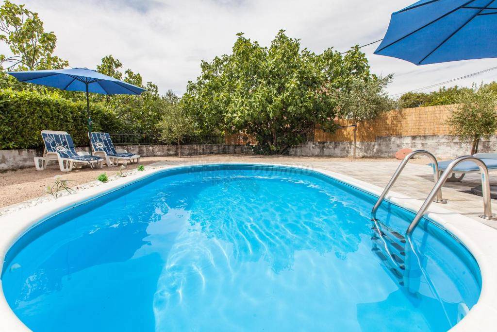 Bella casa con piscina! L'isola di Veglia!