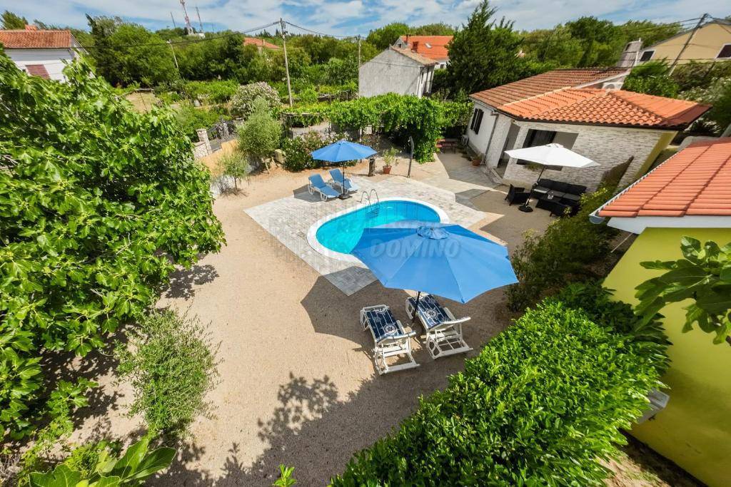 Bella casa con piscina! L'isola di Veglia!