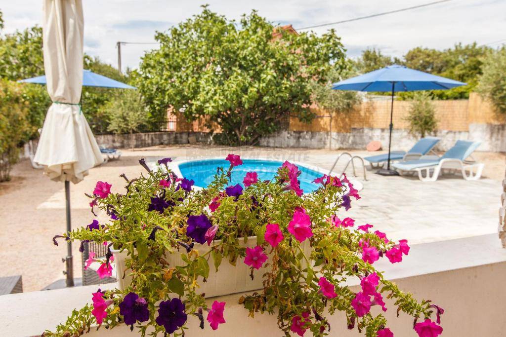 Bella casa con piscina! L'isola di Veglia!