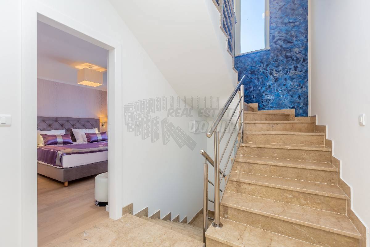 Casa Malinska, Malinska-Dubašnica, 281m2