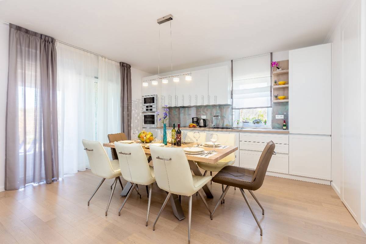 Casa Malinska, Malinska-Dubašnica, 281m2