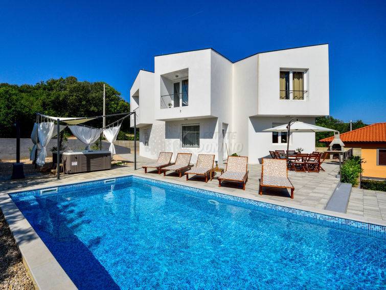 Casa moderna con piscina! Isola di Krk!