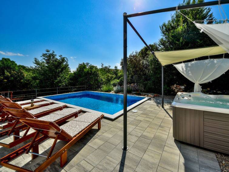 Casa moderna con piscina! Isola di Krk!