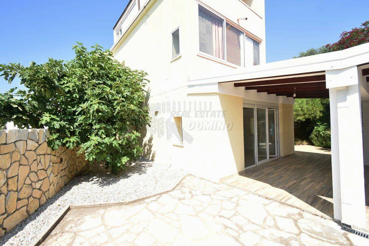 Appartamento nella città di Krk con un bellissimo giardino!