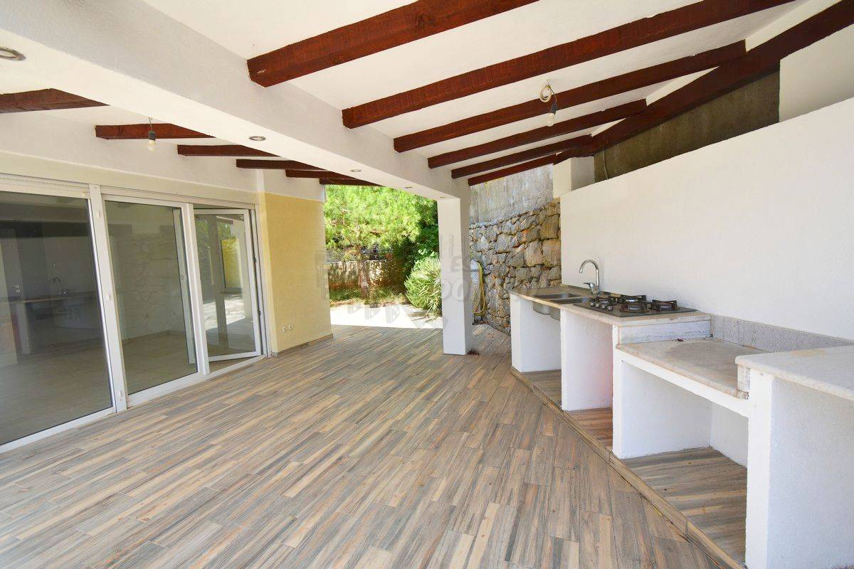 Appartamento nella città di Krk con un bellissimo giardino!