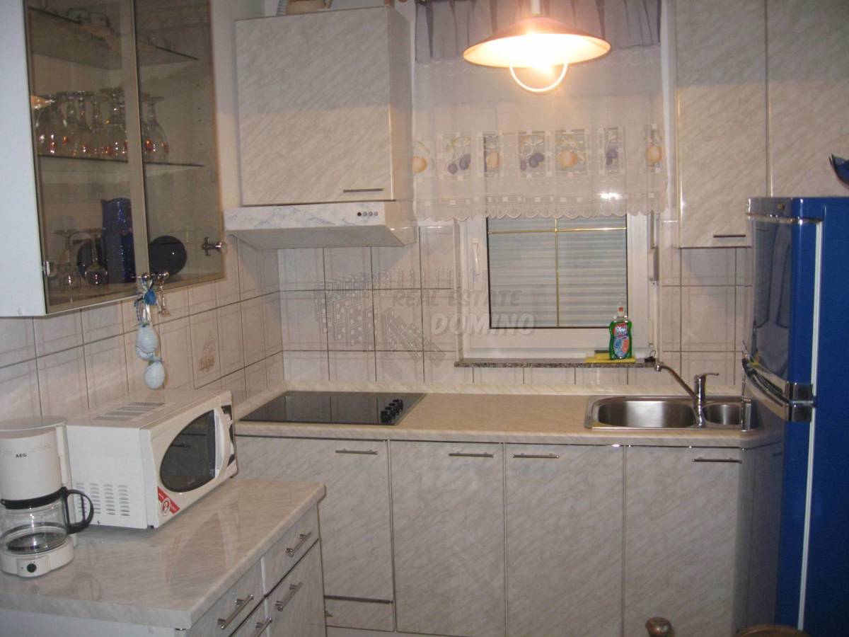 Casa con 5 appartamenti vicino al mare! Šilo